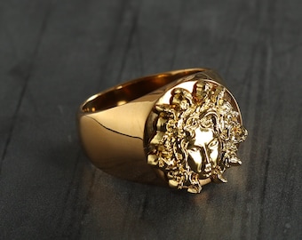 Gold Medusa Head Signet Ring - Elegant Stainless Steel Jewelry