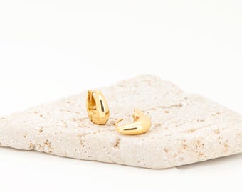 Minimalist Gold Plated 22k Hoops Earrings in Sterling Silver 925