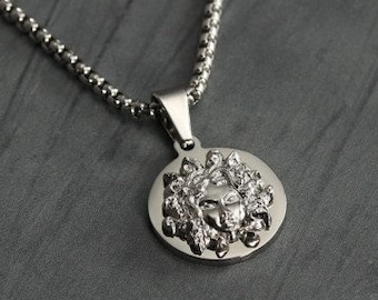 Collier pendentif Medusa - Bijoux tendance Gorgone en acier inoxydable argenté brillant