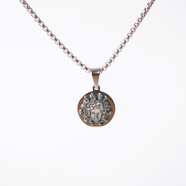 Medusa head Pendant necklace