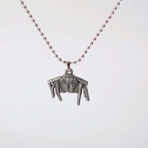 Jumping House Spider Pendant Necklace – 3D Spider Jewelry, Creepy Crawly Charm, Unique Halloween Gift, Insect Lover Necklace, Bug Pendant
