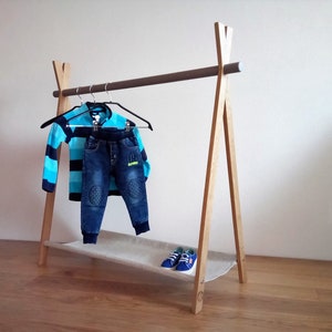 Klädställ för småbarn, Miniklädställ för barn, Klädställ med canvas, Barngarderob, Förvaring för klädkläder, Hopfällbart A-ramställ, Montessoribarn bild 2
