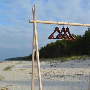 Kleiderständer aus Holz, Kleiderständer freistehend, zusammenklappbarer Rahmenständer für Märkte und Messen, moderner Kleiderständer, Gravur möglich Bild 6