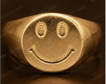 Gold Smiley Face Signet Ring for Women, Minimalist Gold Ring, Happy Face Jewelry, Statement Ring, Trendy Everyday Jewelry