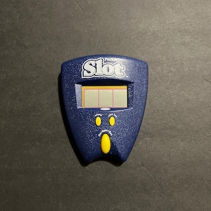 Electronic Handheld Pocket Slot Game Radica 2002 2000&#39;s Hand-Held Vintage Toy Casino Gambling Gaming