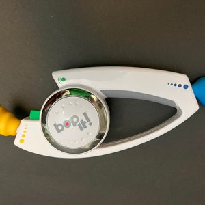 Bop It Electronic Handheld Game White Vintage VTG Tested Working Interactive Hasbro