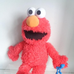 Sesame Street Laughing Vibrating Elmo Soft Plush Toy 18 inch + 3 figures