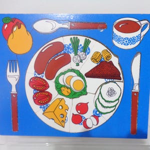 Vintage Holztablett Puzzle Essen auf Teller mit Besteck Made in Malta 14 Stück
