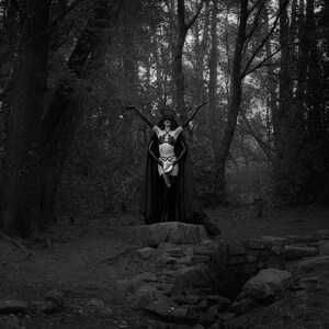 Impresión Fine Art A3 (29,7/41cm) de &quot;La Vierge Noire&quot;, limitada a 30 copias - Fotografía de Psyche Ophiuchus