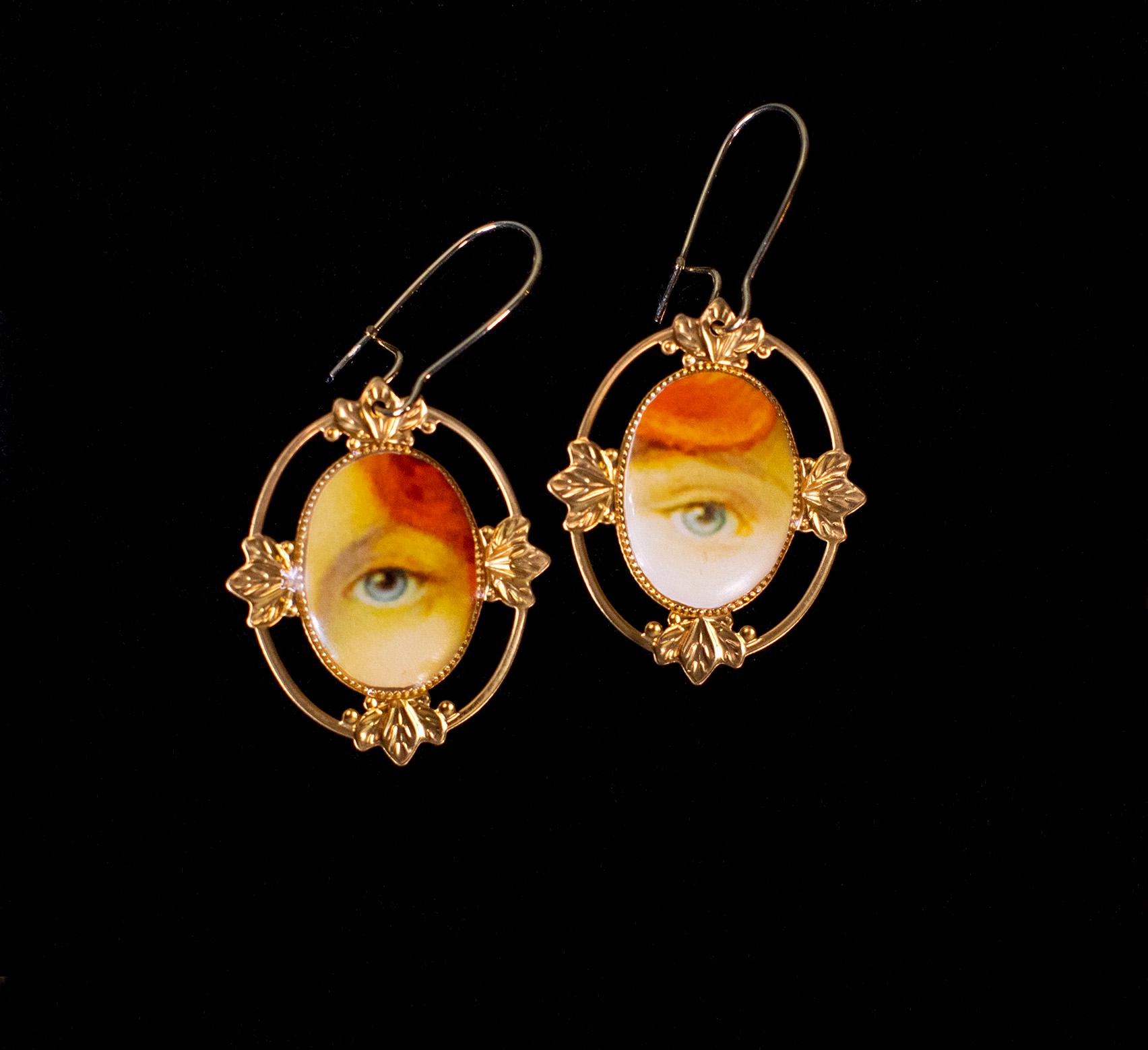 Boucles D'oreilles Longues Clous Doré Avec Jade Sculpté Orange Et émail Marron - Style Floral, Laiton