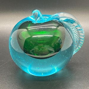 Vintage Murano Style Sommerso Unsigned Blown Glass Apple Paperweight