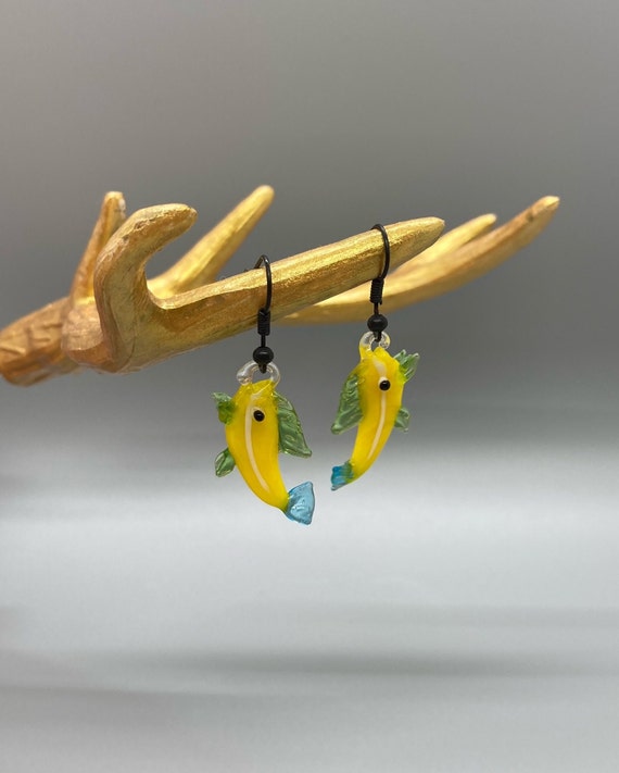 Yellow Hand Blown Art Glass Earrings of Little Ye… - image 2