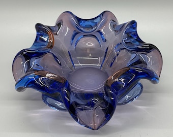 Vintage MCM Sommerso Style Art Glass Blau Lila und Orange geblasene Glas Aschenbecher Schüssel