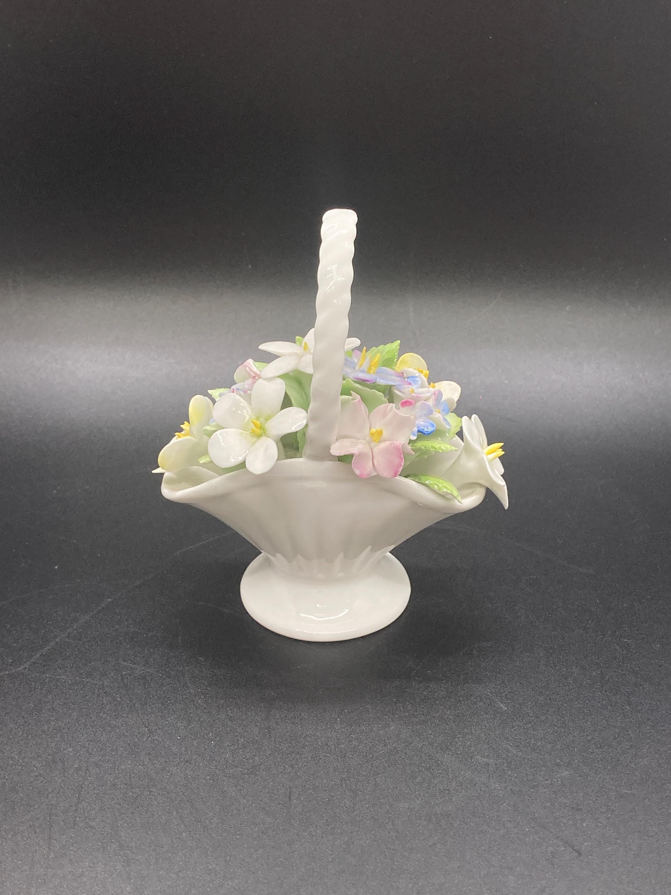  Douton ロイヤルドルトン　花かご 陶器　イギリス製 Amazon.co.jp: ロイヤルドルトン 陶花 陶器 イギリス
