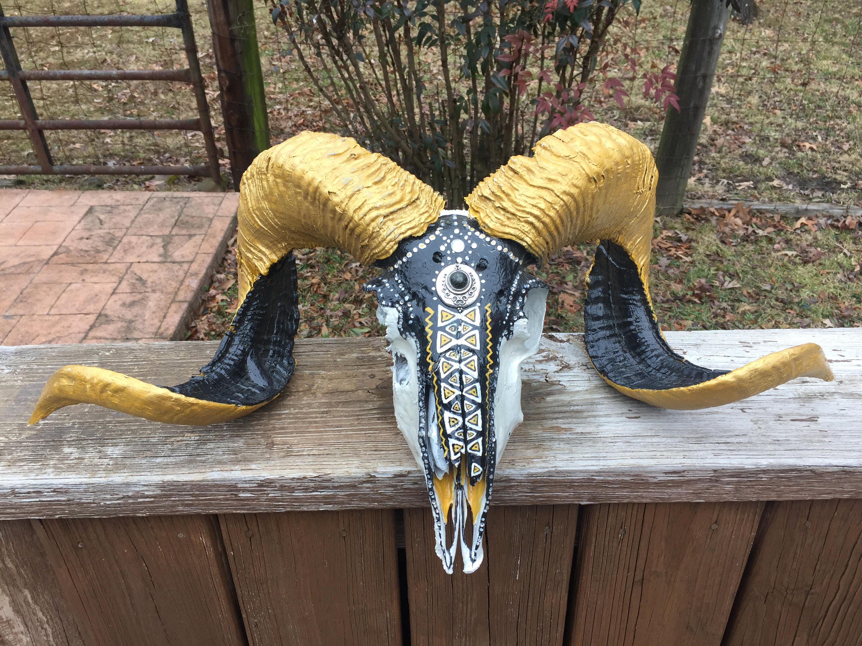 Taxidermy Awesome Painted RAM SHEEP Full SKULL Big Horns Cabin