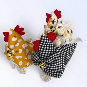 Summer Farmhouse Bumblebee Chickens On Twine - Small Door Hanger Garland - Stuffed Chicken - Tier Tray Chicken - Kitchen/Farmhouse Chicken