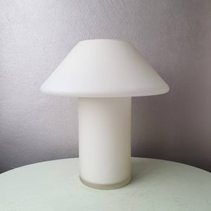 Mooie glazen mushroom tafellamp Hala Zeist, jaren 80, wit space age