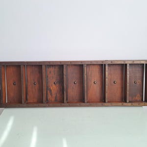 Agitador de bulbos de flores de madera vintage, década de 1920