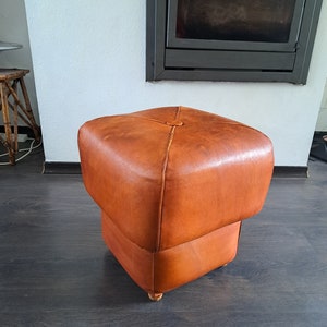 Traumhaft schöner dänischer Ottoman mit Lederpolsterung, 1970er Jahre