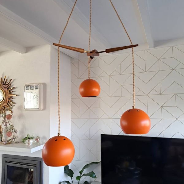 Very beautiful vintage hanging lamp, space age, 1970s