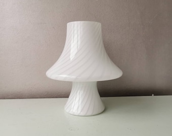 White Murano mushroom table lamp, Gambaro e Poggi for Vetri, 70s