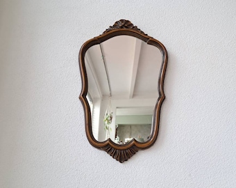 Very nice vintage Italian mirror from the 1970s