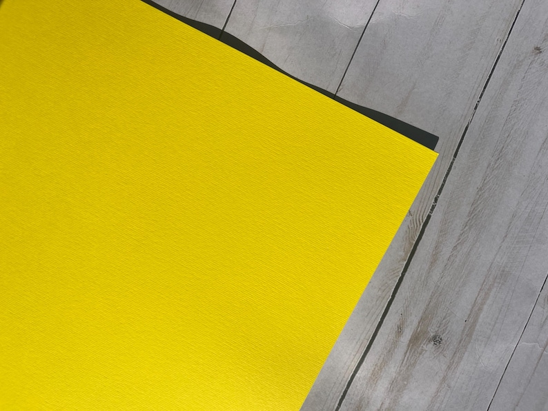 Pochette pour carnet de notes Travelers en papier cartonné texturé fait main Jaune