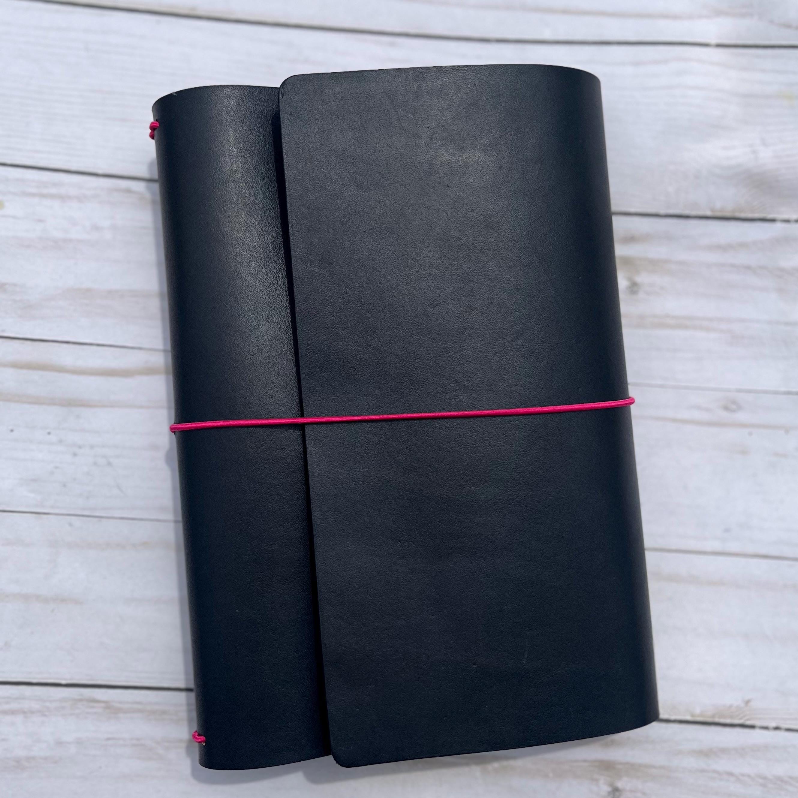 Trifold Leder Travelers Notebook, nachfüllbarer Planer-Cover, schwarz und rosa Veg-Tan anpassbares Leder Journal, alle Größen