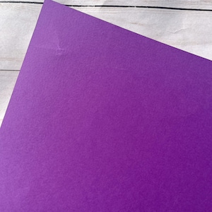 Pochette pour carnet de notes Travelers en papier cartonné texturé fait main Violet