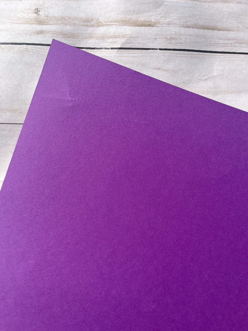 Pochette pour carnet de notes Travelers en papier cartonné texturé fait main Violet