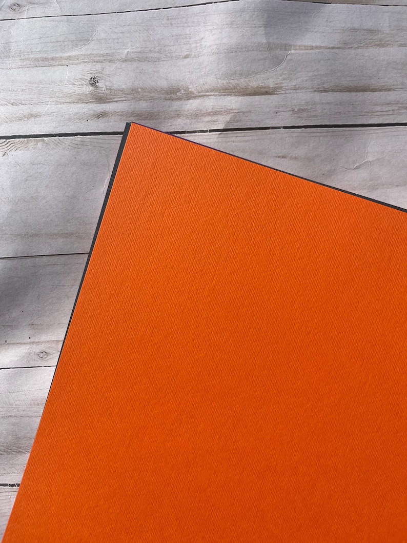 Pochette pour carnet de notes Travelers en papier cartonné texturé fait main Orange