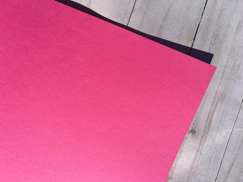 Pochette pour carnet de notes Travelers en papier cartonné texturé fait main Rose