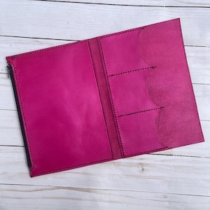 Cartera de cuero para cuaderno de viaje con ranuras para tarjetas y bolsillo con cremallera, hecha a medida, color a elegir, todos los tamaños