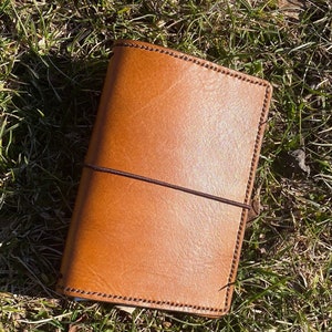 Travelers Notebook Leather Journal, Refillable Planner Cover, TN Cover, Veg Tan Leather, Handmade Leather Cover, All Sizes Pumpkin Spice