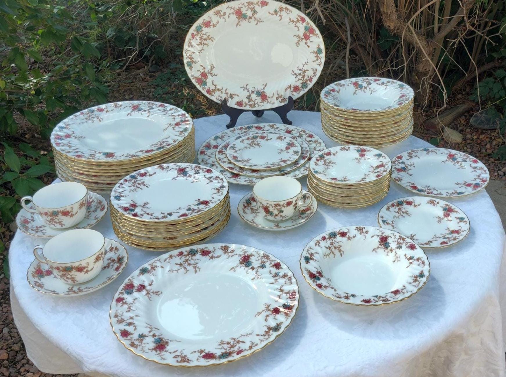 　Bone China Vintage Aynsley Dunrobin Bone China Complete Set for 12 (56 Pieces