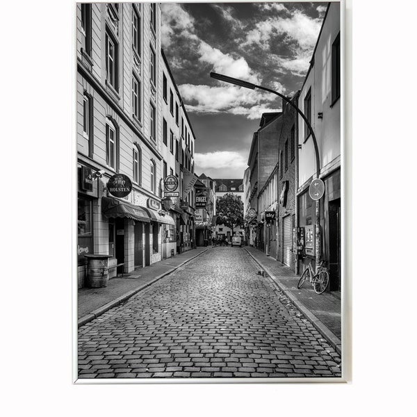 Hamburg schwarz Weiß Foto - Reeperbahn - Wolken - Streetfoto - ohne Rahmen