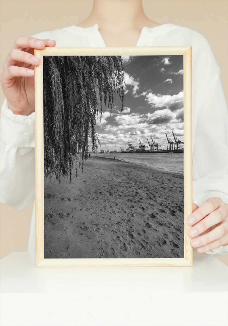 Hamburg Elbstrand Havenkranen Kunstdruk – Premium Matte Poster op 200 grams papier, maten A3 en A4, kant-en-klare wanddecoratie afbeelding 2