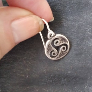 Pendientes trisquel plata vieja , regalo madre boda, navidad, España San Valentin , para ella, para el, regalo novio , gancho plata 925 imagen 3