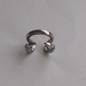 Pendiente colmillo cartílago acero inoxidable hombre, mujer manguito de oreja no perforado,  gótico , celta,  regalo novio, España , huggie