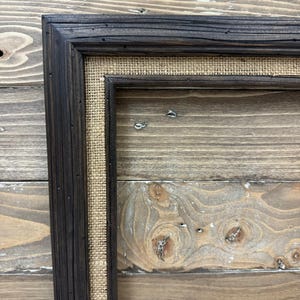 32" to 75" Inch TV frame for Samsung The Frame TV and Frame Pro TV models, Rustic Dark Wood with Burlap, does not work for other TVs. zdjęcie 6
