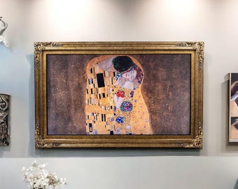 Marco ornamentado de 55 y 65 pulgadas para los modelos de televisores Samsung The Frame y Frame Pro, acabado en oro mármol, no apto para su uso con otros televisores.
