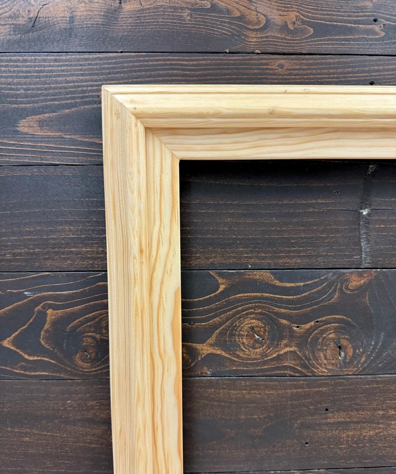 32" to 75" Inch TV frame for Samsung The Frame TV & Frame Pro TV models, Natural Wood finish, not meant for use with other TVs. Bild 8