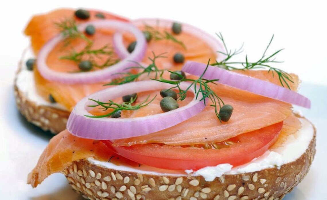 Great Combo Pack 24 Fresh NY Bagels Shipped Nationwide 6 Sesame Seed 6