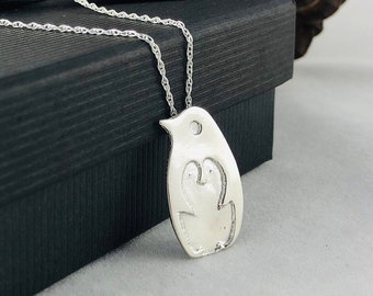 Collier pingouin en argent sterling, Design unique pour mère et enfant fait main au Royaume-Uni, collier en argent, pendentif cadeau pour elle, cadeau nouvelle maman