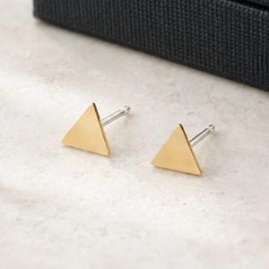 14K Gold Filled Triangle Stud Earrings: Minimalist Geometric Jewellery