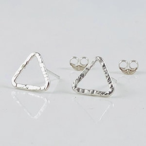 Tiny Organic Triangle Silver Earrings, Sterling Silver Textured Simple Triangle Earrings, Minimalist Small Hammered Triangle Stud Earrings