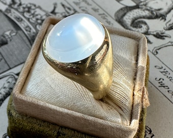 Vintage 14K Flush Set Moonstone Ring