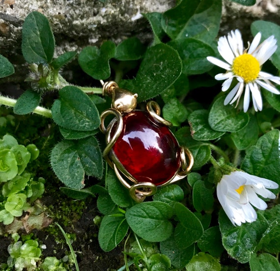 18K Victorian Garnet Cabochon Snake Brooch Pin - image 1