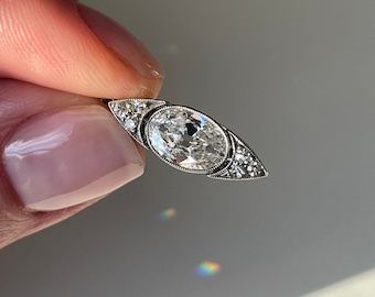 Art Deco Van Cleef & Arpels Platinum and Moval Cut Diamond Clasp