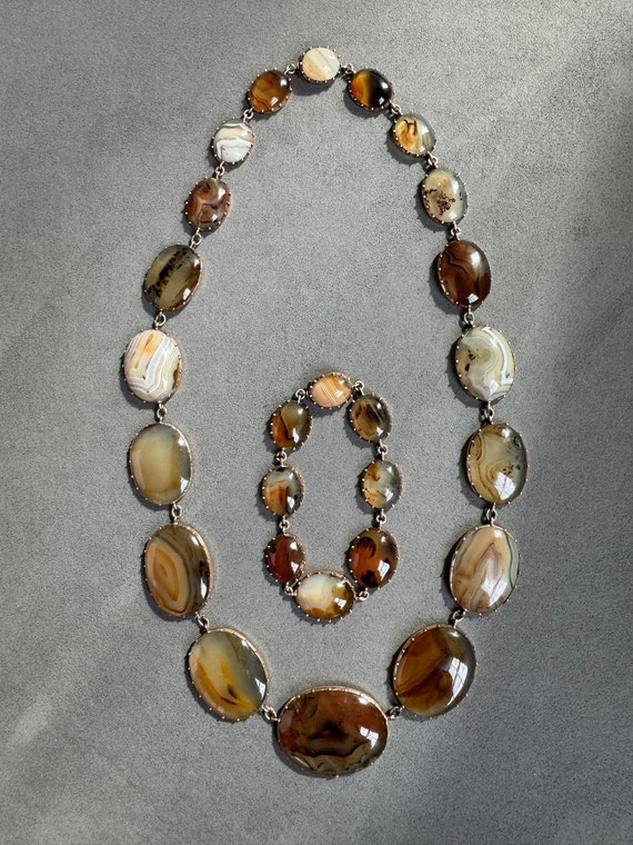 Georgian Agate Riviere Necklace and Bracelet Demi-